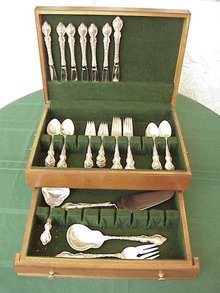 64pc Set International