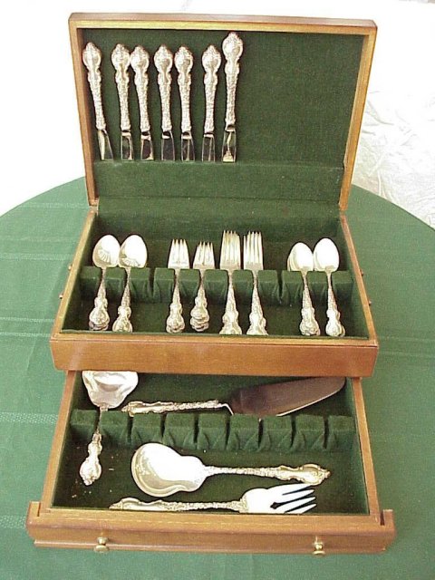 64pc Set International