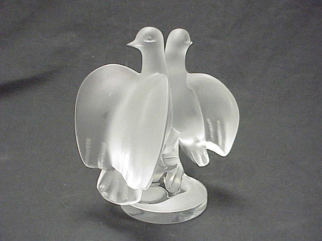 Lalique France Frosted Glass Ariane Doves Figure 9