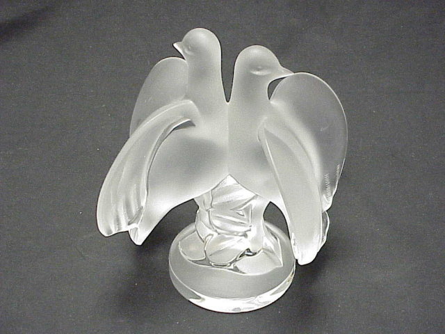 Lalique France Frosted Glass Ariane Doves Figure 9