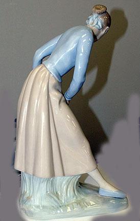 Lladro - Lolita with Butterfly