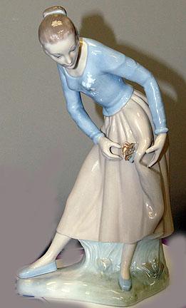 Lladro - Lolita with Butterfly
