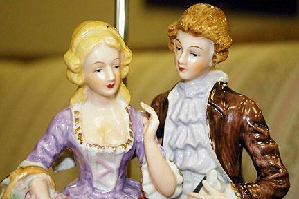 Vintage Figural Porcelain Table Lamp