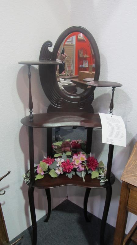 Etagere (Mahogany)