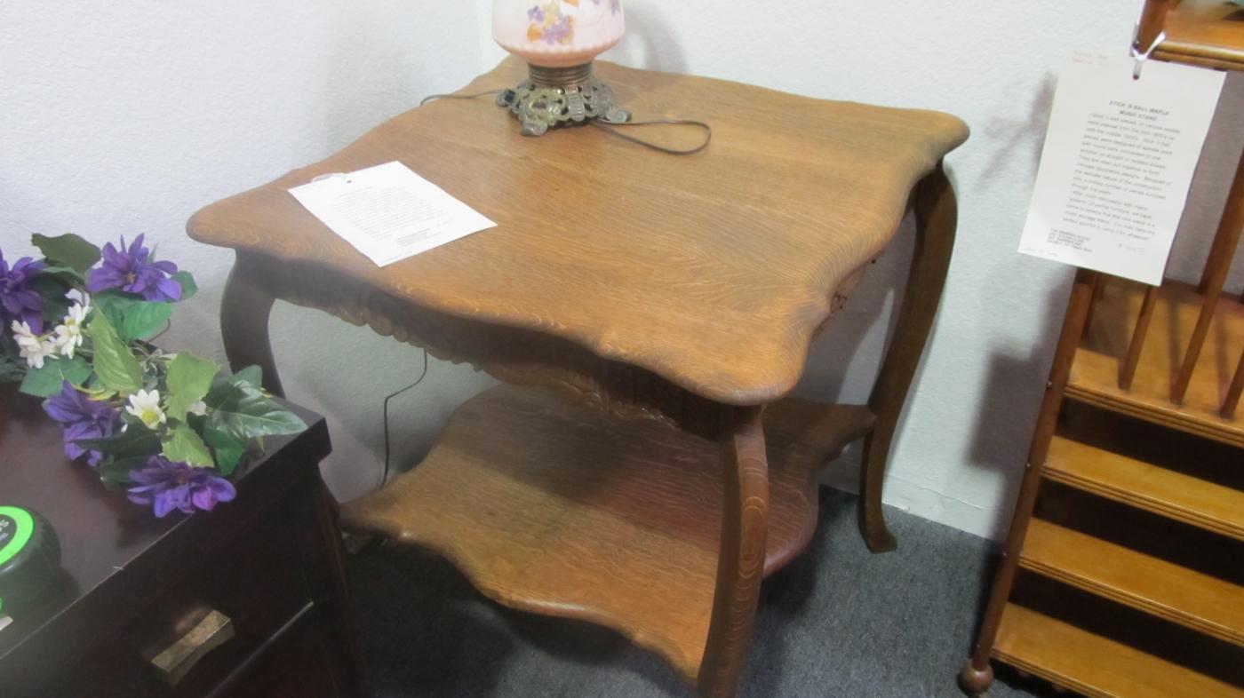 American Oak Square Parlor Table (Scalloped top)