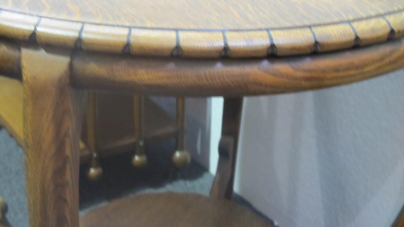 American Oak Parlor Table (Round with Gadrooning)