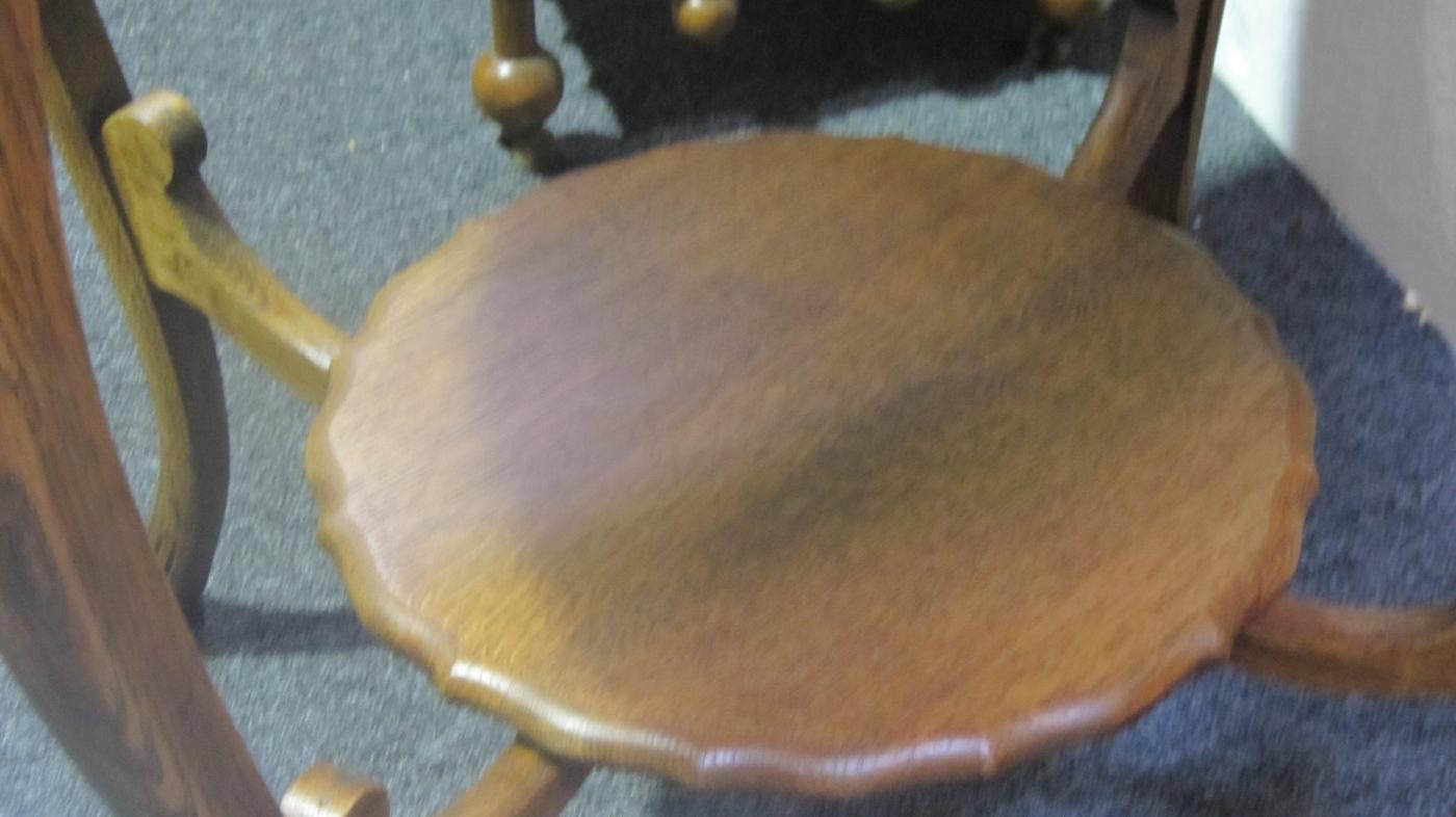 American Oak Parlor Table (Round with Gadrooning)