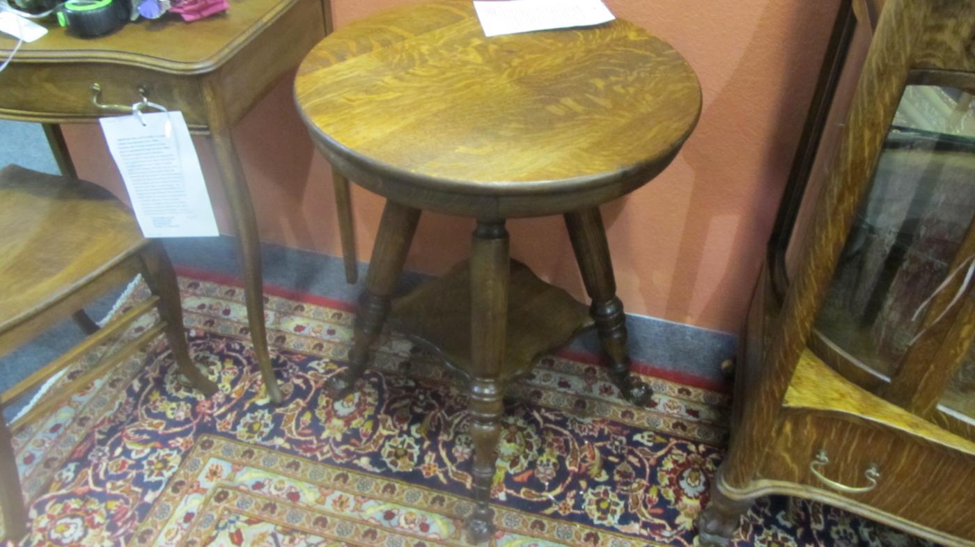 American Oak Parlor Table (Round, Small, Clawfeet)