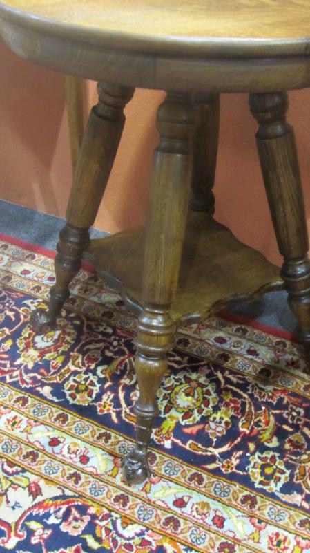 American Oak Parlor Table (Round, Small, Clawfeet)