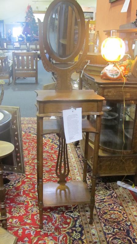 American Oak Shaving Stand (Oval Mirror)