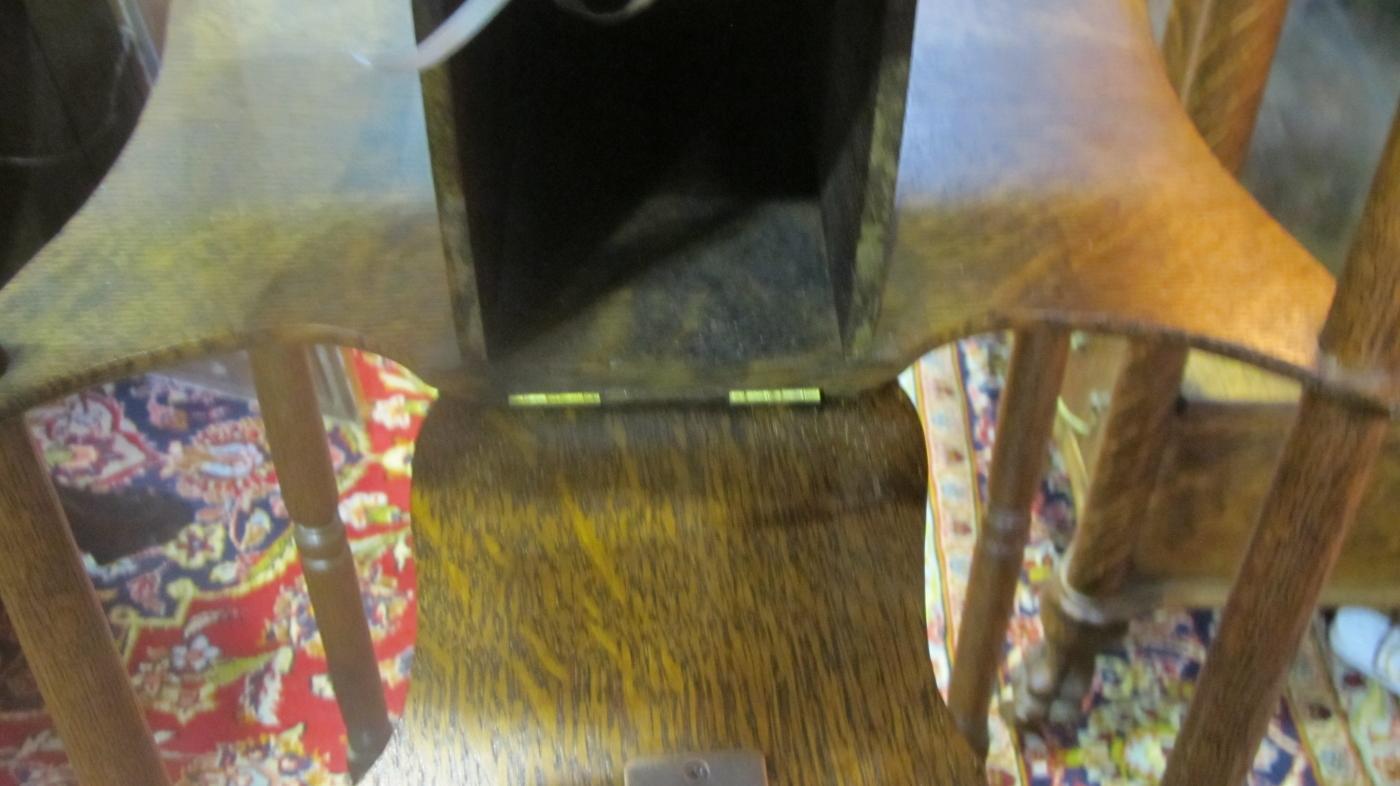 American Oak Shaving Stand (Oval Mirror)