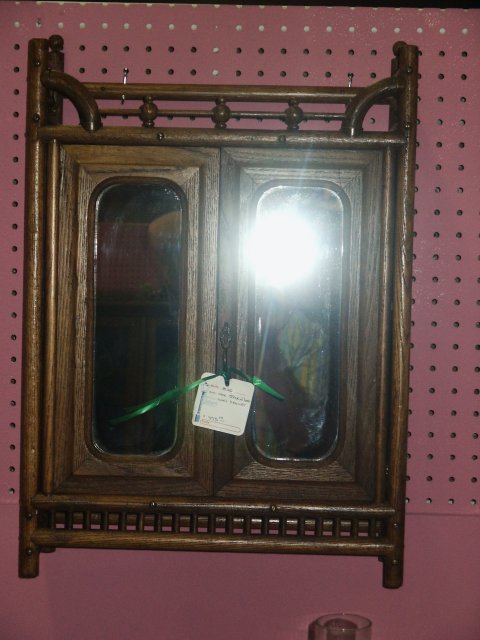 Wall cabinet
