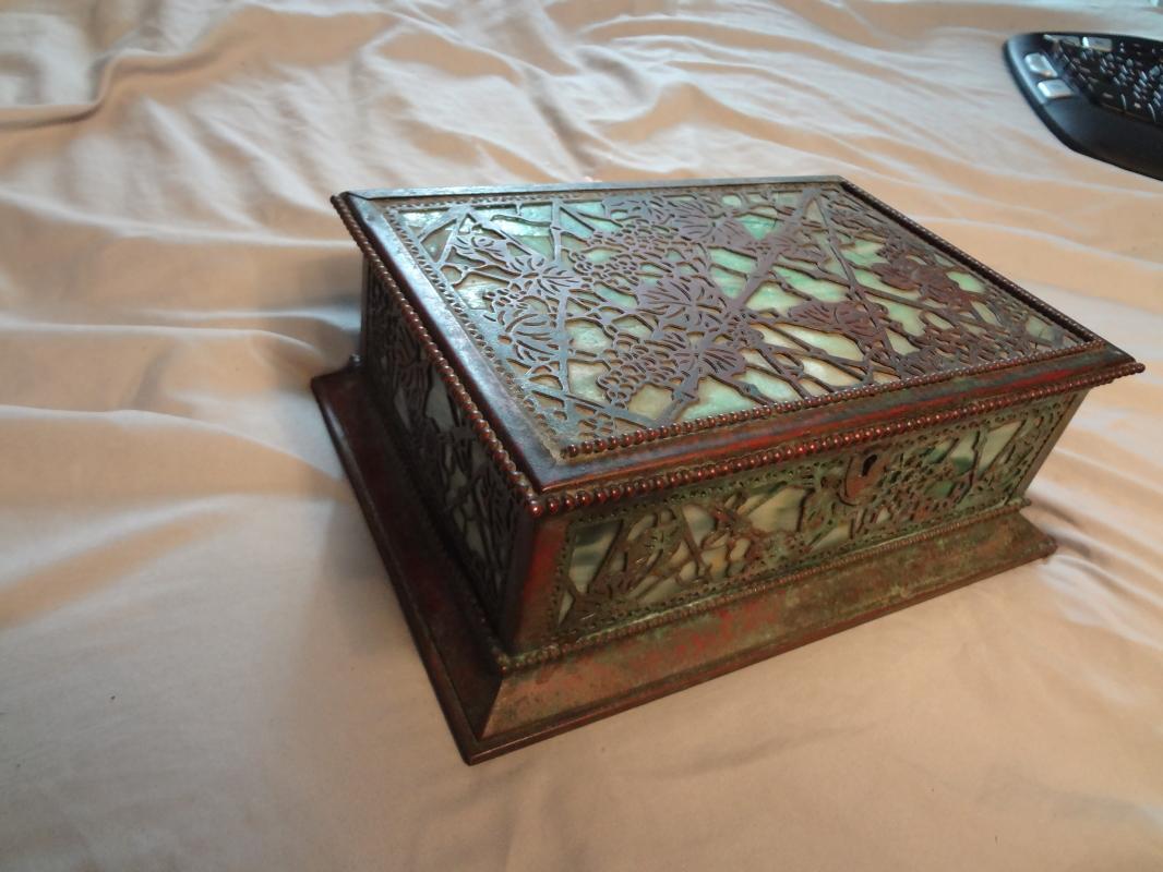 Impressive Tiffany Studios LCT Green Favrile Glass Grapevine Cigar Box