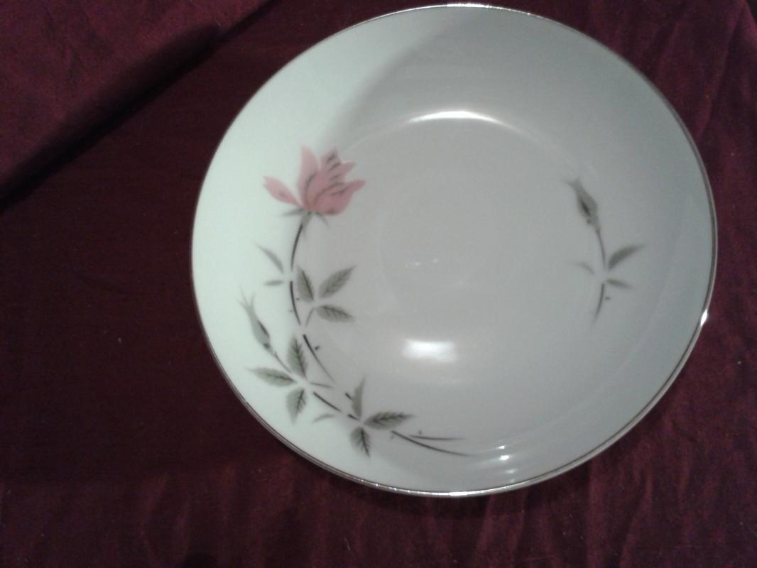 92 pieces, Classic dinnerware, Fukagawa Rosetta