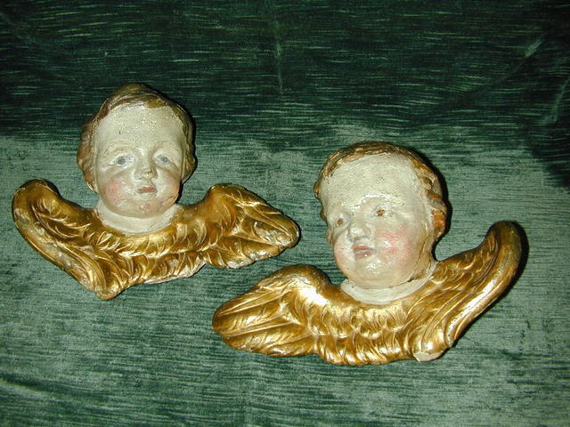 Pair of mid 18th.cent. Polychromed&Giltwood Winged Angel Heads