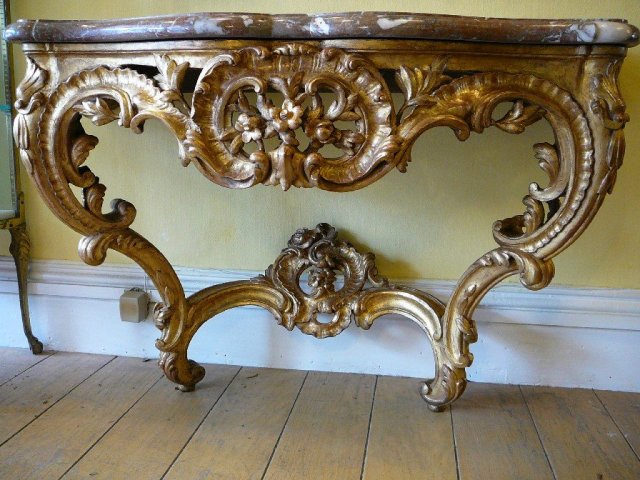 Fine 18th. Cent. Period Gilt And Marble CONSOLE