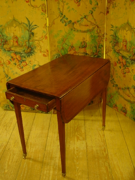 Late 18th. cent. English Mahogany Pembroke Table
