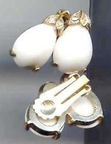 SALE White Milk glass Earring