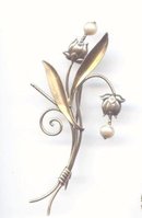 SALE Elegant Cultured pearl Retro Flower Pin