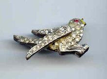 SALE Rhinestone Bird Pin vintage