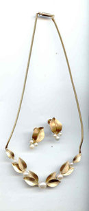 SALE Krementz Cultured pearl Necklace and