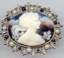 SALE Elegant Black Cameo Pin