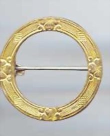 SALE 12 kt Gold Filled Circle Pin Vintage