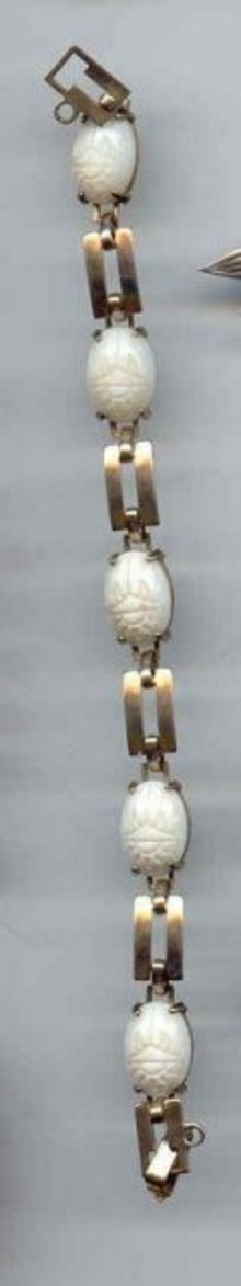 White milk glass Scarb Bracelet gf