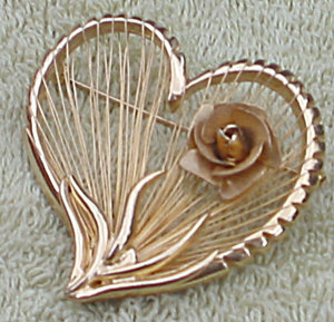 Vintage goldtone costume jewelry Heart Rose Pin