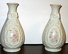 Lefton Rose Vases Cameo Ribbon