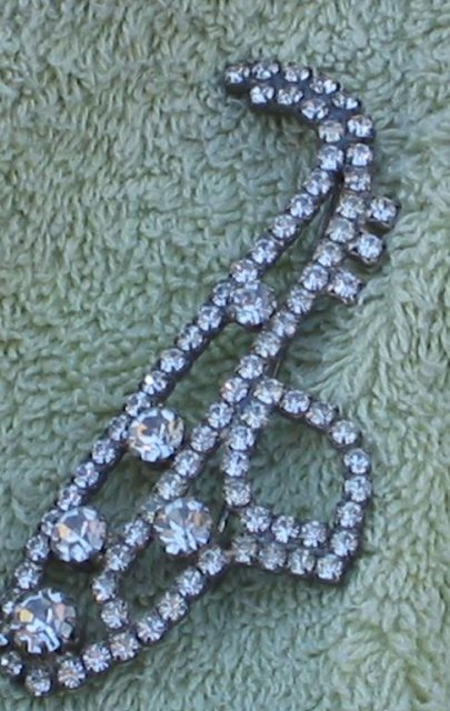 Rhinestone Saxophone Music Pin