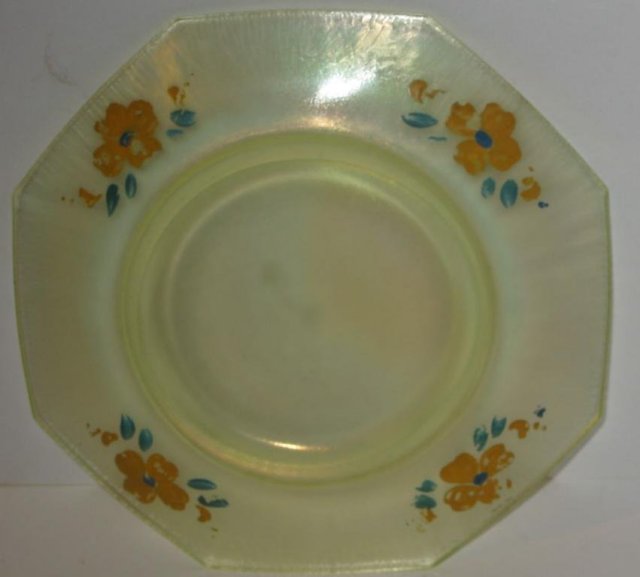 Daisy Vaseline Glass Dish
