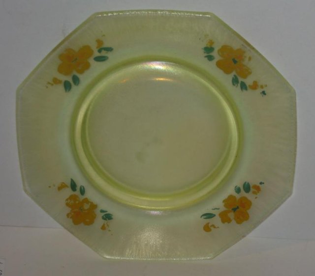 Daisy Vaseline Glass Dish