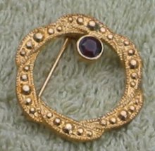 Circle Wreath Pin Brooch