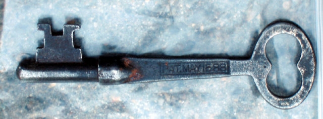 old vintage SKELETON KEY 1688