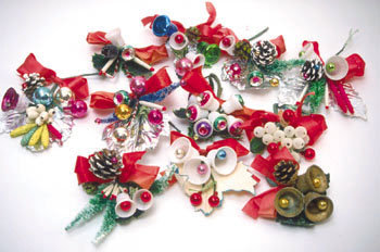 6 old vintage CHRISTMAS CORSAGES ~ PINE CONE