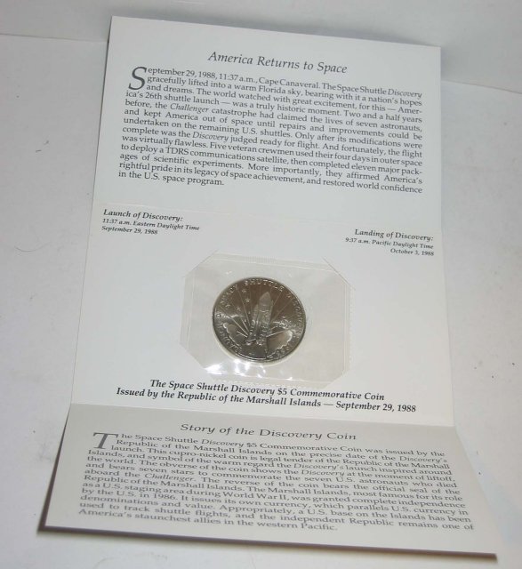 old vintage 1988 SPACE SHUTTLE DISCOVERY coin