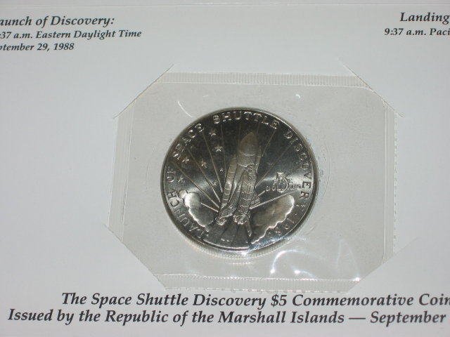 old vintage 1988 SPACE SHUTTLE DISCOVERY coin