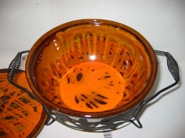 old vintage RETRO FUNKY CASSEROLE dish w metal holder