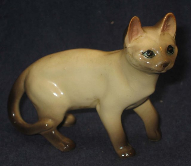 old vintage LIGHT CREAM Cat Statue Figurine * blue eyes