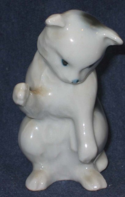 old vintage JAPAN FIGHTING CAT STATUE figurine