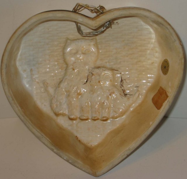 VINTAGE CAT PLAQUE ~ HEART KITTEN COUNTRY SIGN