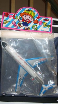 VINTAGE AIRPLANE TOY ~ UNITED AIRLINES PLANE 1960S