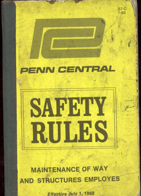 VINTAGE RAILROAD BOOKLET ~ 1968 PENN CENTRAL SAFETY MANUAL