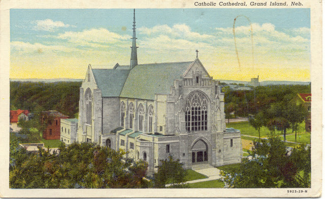 CATHOLIC CATHEDRAL / GRAND ISLAND NEBRASKA / POSTCARD