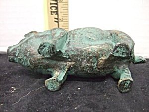 VINTAGE CAST IRON POT BELLY PIG
