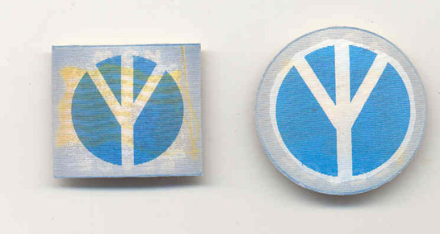 2 Old Vintage PEACE Flicker Disc Signs * american flag