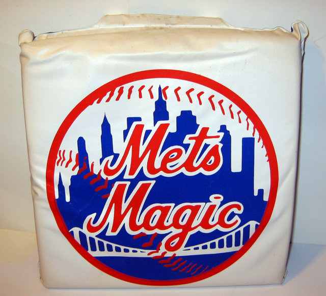 NY METS VINTAGE KAHNS HOT DOG SEAT CUSHION SHEA