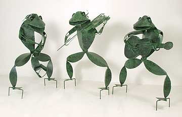 3 MUSICAL METAL GARDEN FROGS * LARGE STATUES