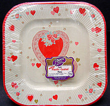VINTAGE VALENTINES DAY PAPER PLATES